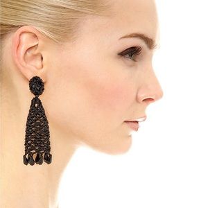 Oscar de la renta black crochet earring